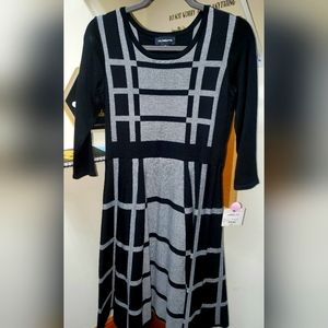 Liz Claiborne - Sweater Dress - Medium - Black and Grey